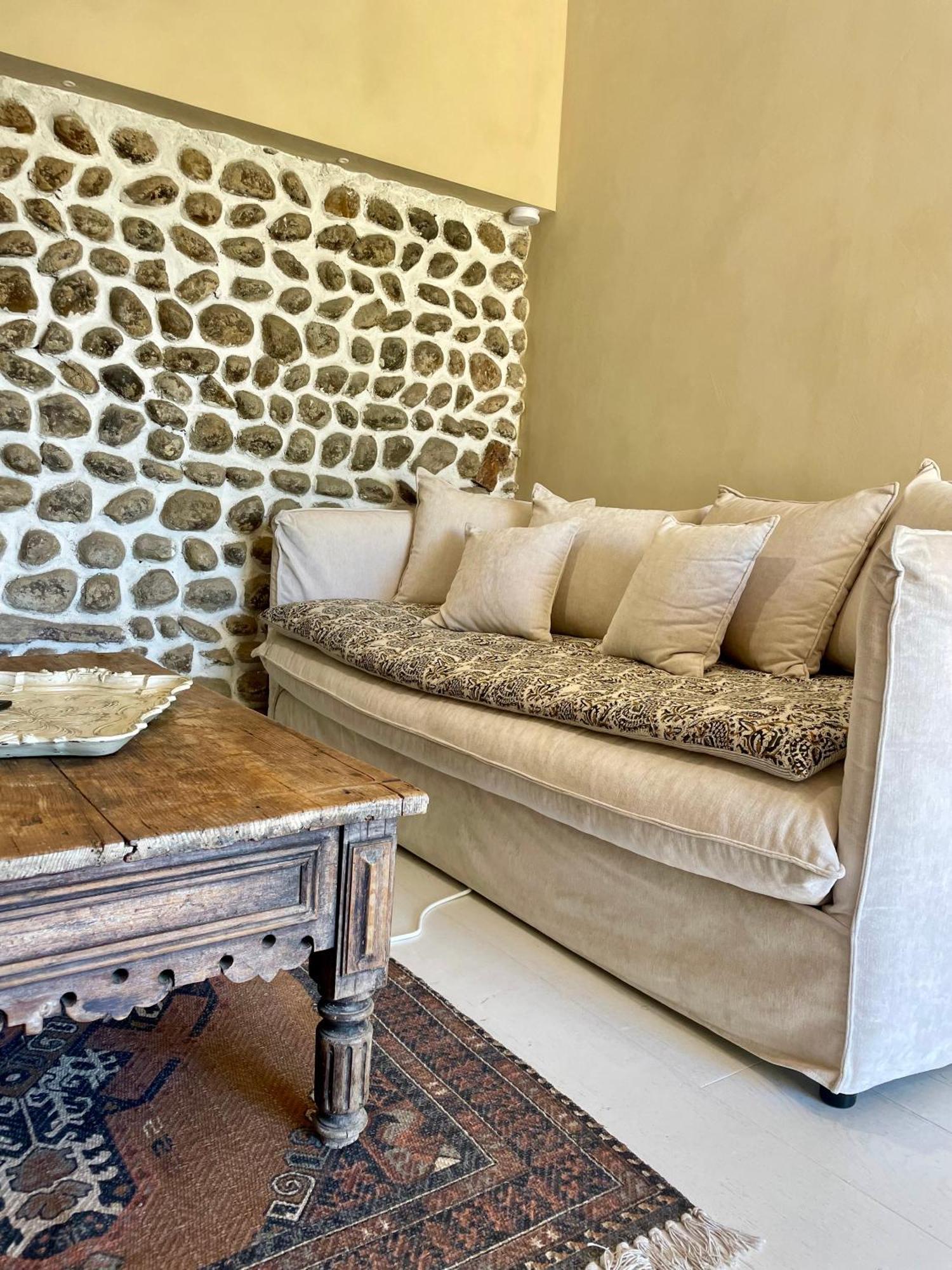 La Suite Dromoise 1809 Saint-Paul-les-Romans Exterior photo
