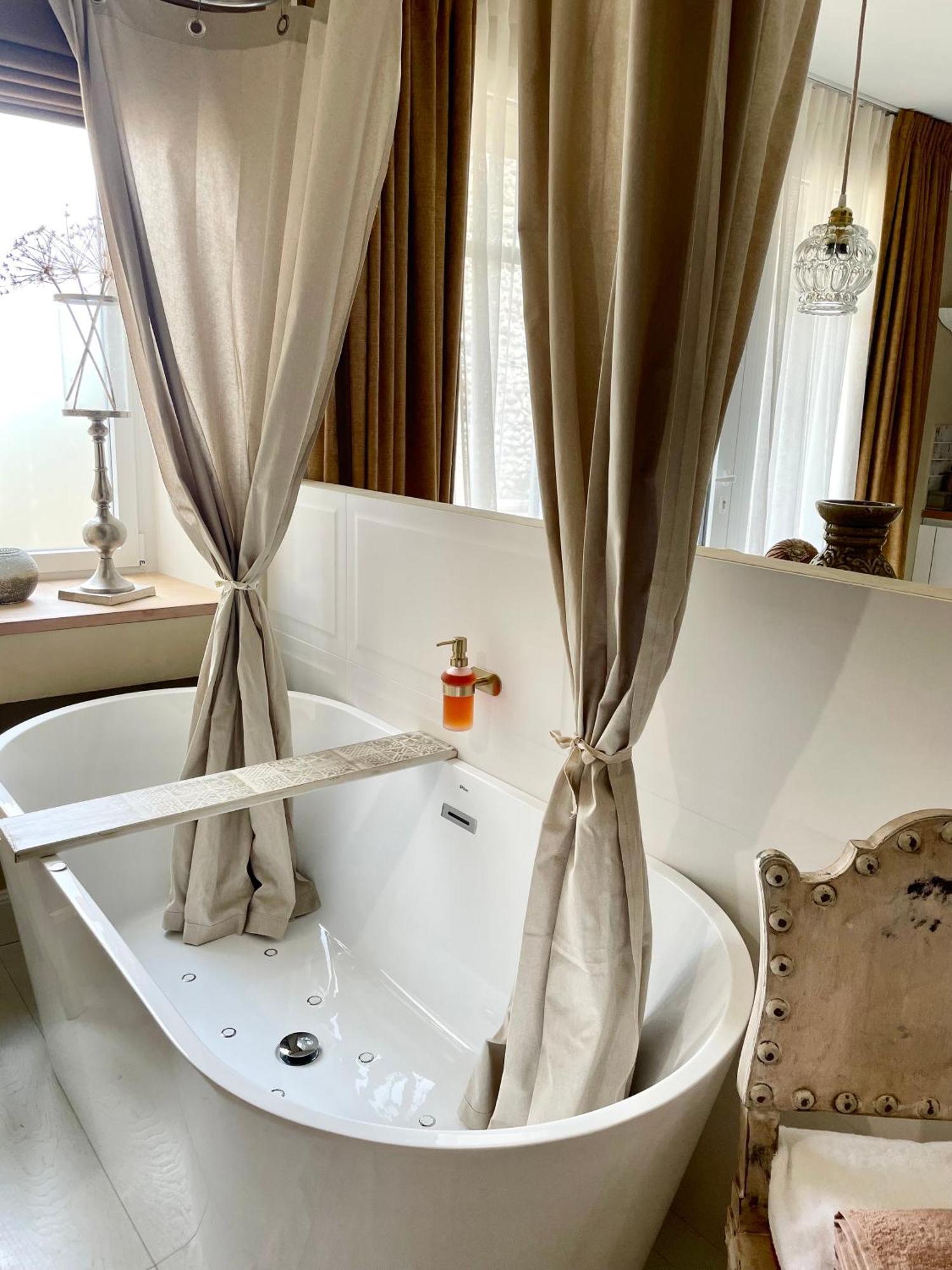 La Suite Dromoise 1809 Saint-Paul-les-Romans Exterior photo