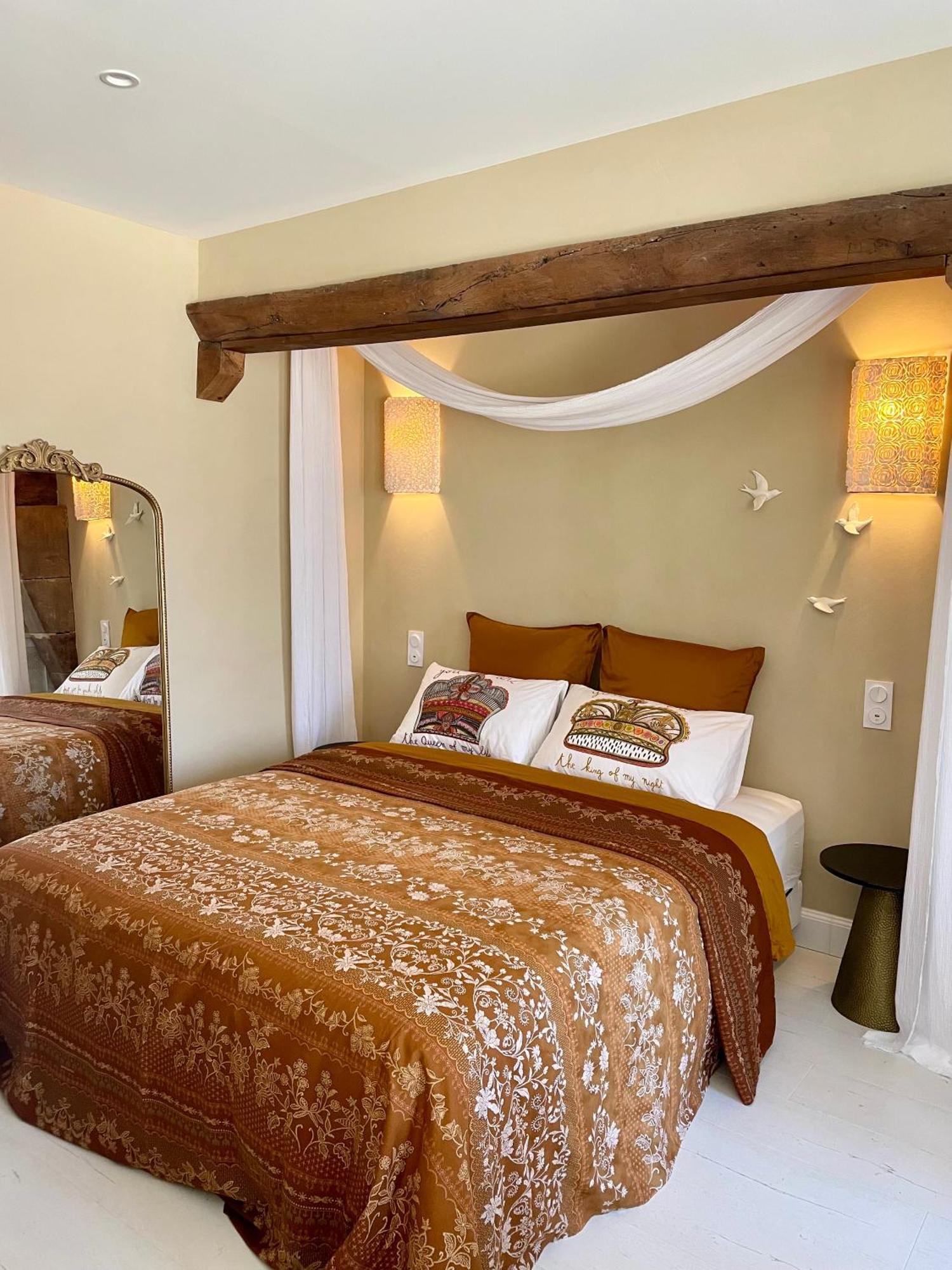 La Suite Dromoise 1809 Saint-Paul-les-Romans Exterior photo