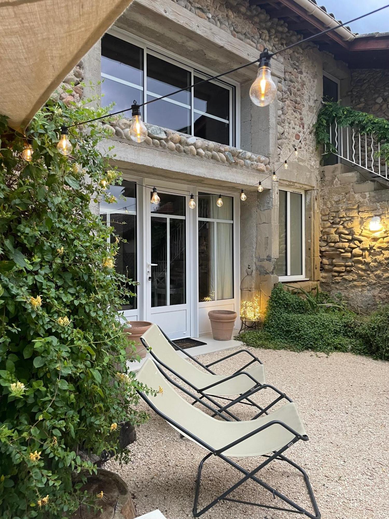 La Suite Dromoise 1809 Saint-Paul-les-Romans Exterior photo